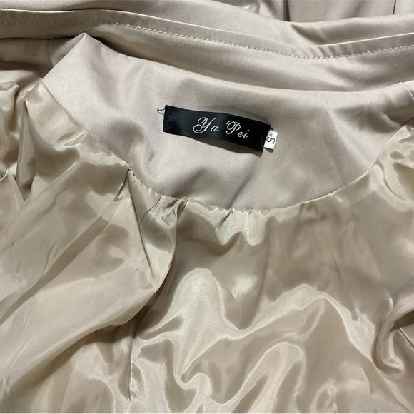 YA PEI TRENCH COAT PETITE SMALL GENTLY WORN, NO BELT - Picture 3 of 3